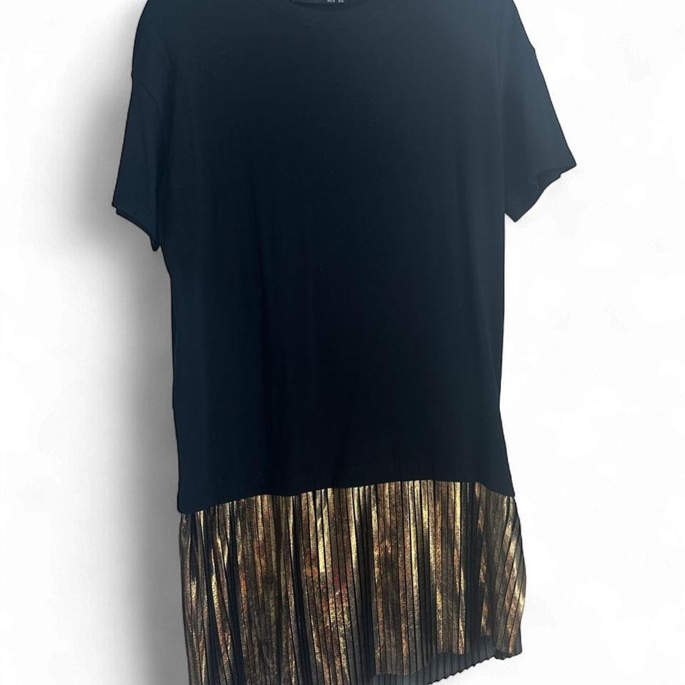 Bershka T-Shirt Dress Womens Medium M Black Metallic Gold Pleated Hem Casual
